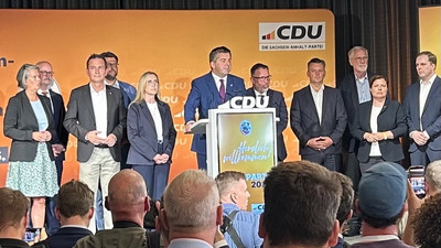 CDU-Spitzenkandidat und Ministerpräsident Sven Schulze bei der Wahlparty in Magdeburg