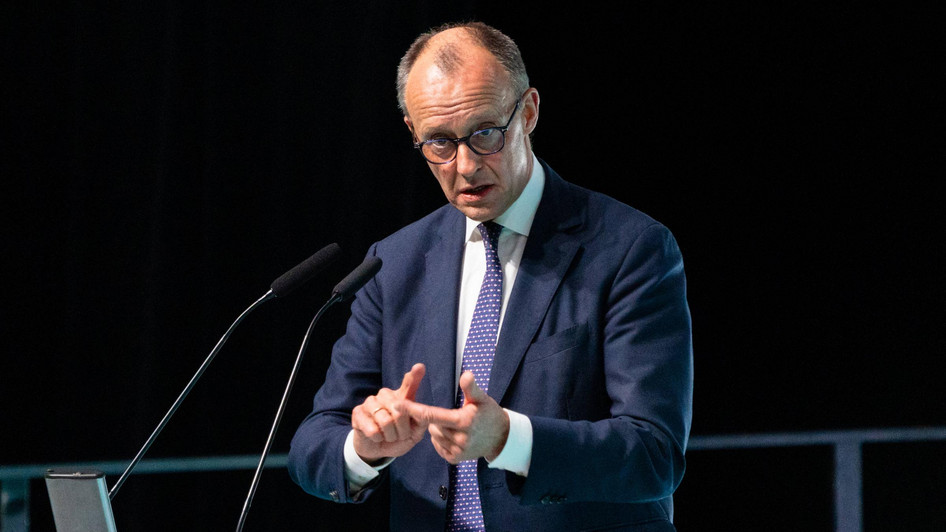 Merz: Rente stärker an Lebensarbeitszeit koppeln