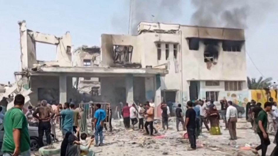 In der iraniscehn Provinz Hormozgan wurde eine Schule von einem Angriff getroffen, Dutzende Menschen sind dabei offenbar gestorben. Dieses Bild stammt aus dem iranischen Staatsfernsehen.