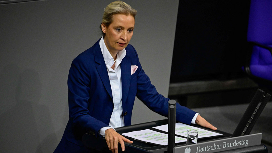 Weidel am Rednerpult im Bundestag