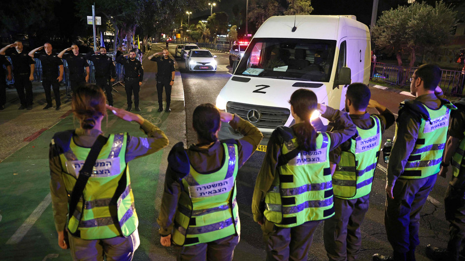 Nach Druck von Israel: Hamas übergibt vier weitere Leichen